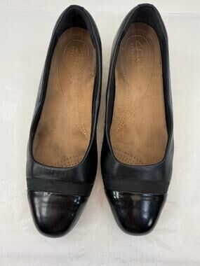 Clarks Artisan Black Leather Patent Cap Toe Comfort Flats Women’s Size 8.5